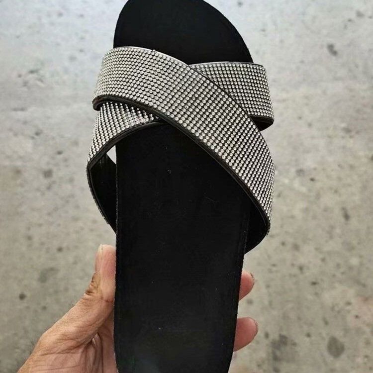 Cross Slip-on Flat With Dame Tøfler