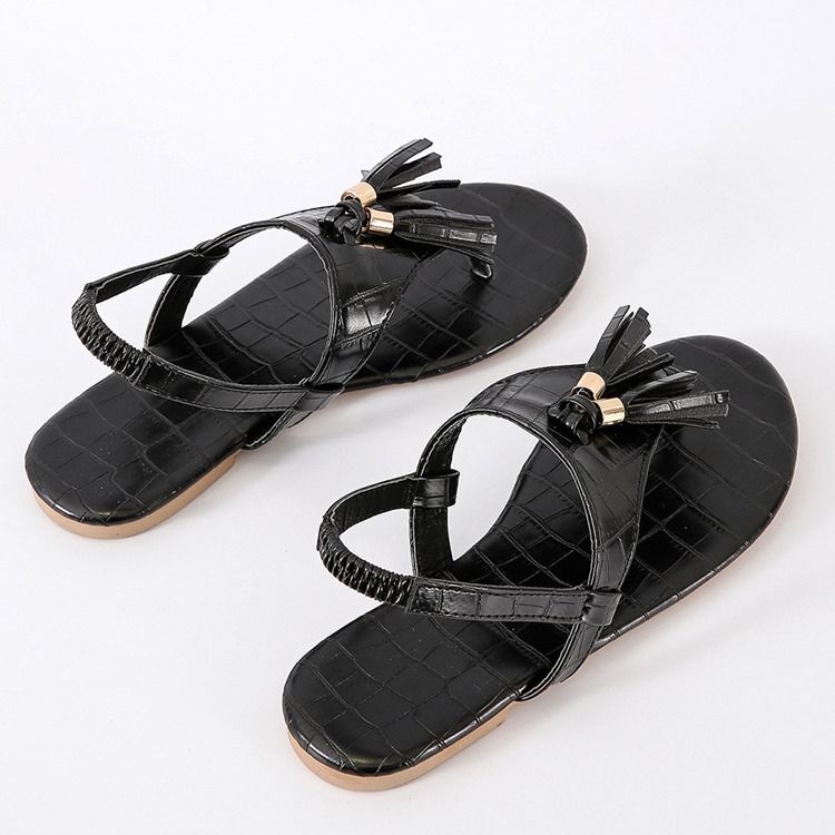 Slip-on Thong Flat With Sequin Dame Sandals