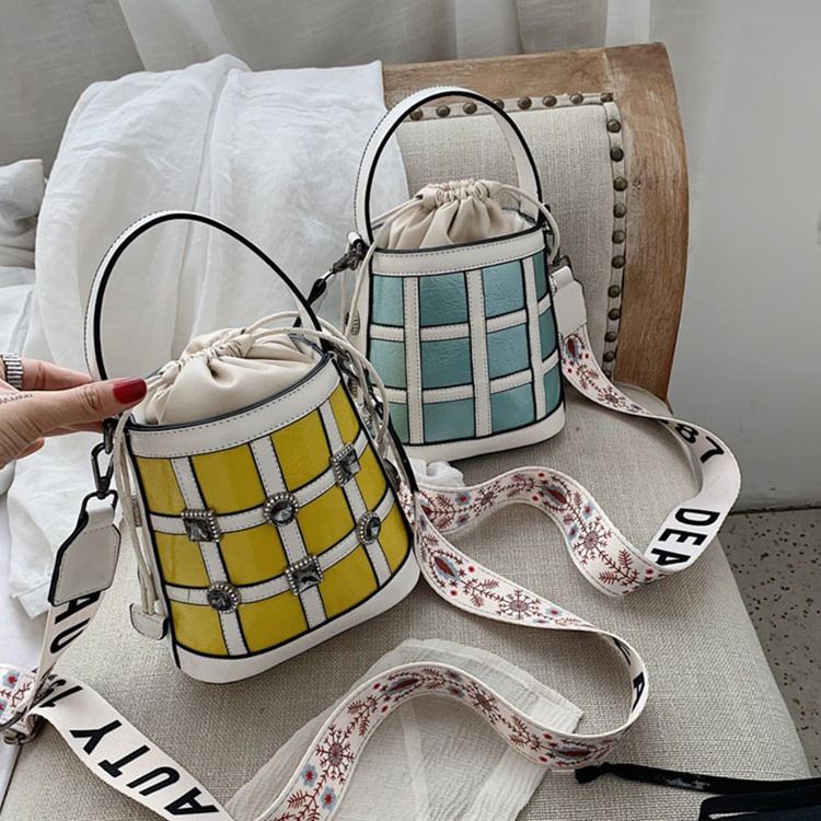 Plaid Rhinestone Barrel-shaped Tote Bags