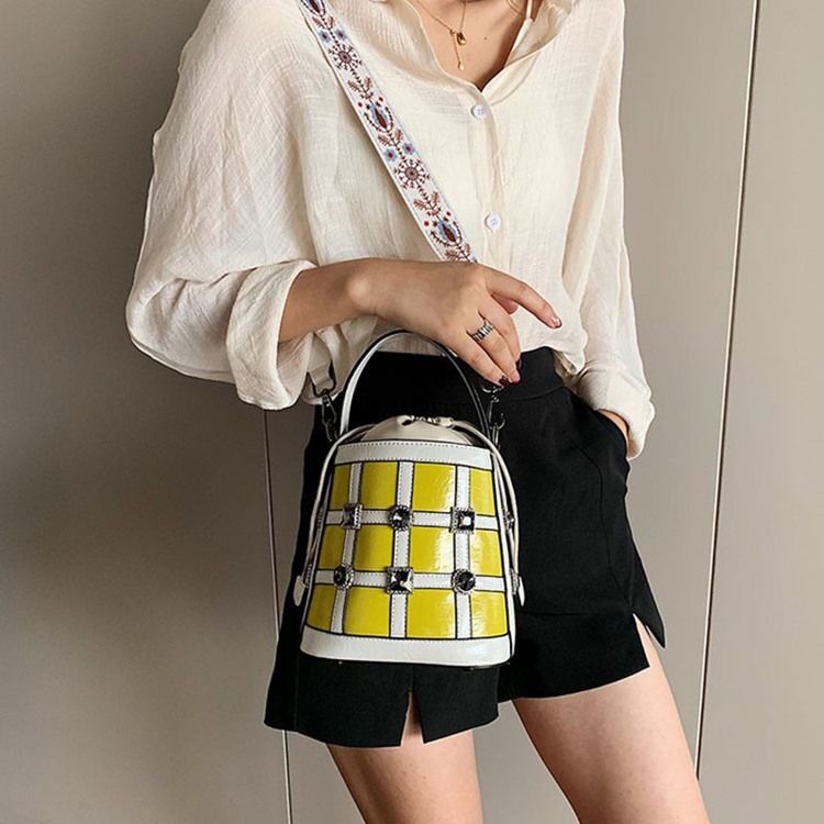 Plaid Rhinestone Barrel-shaped Tote Bags