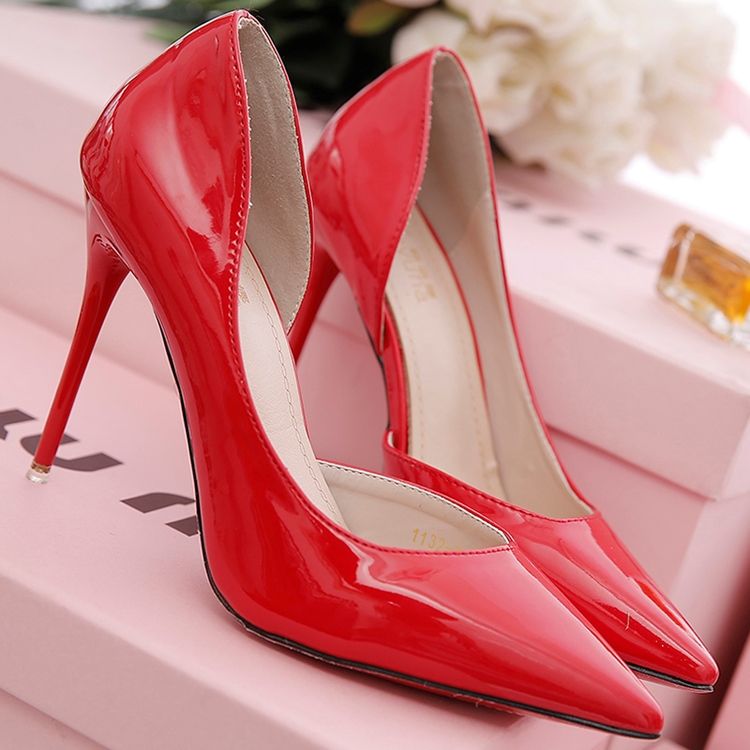 Kvinner Patent Leather Point Toe Pumps