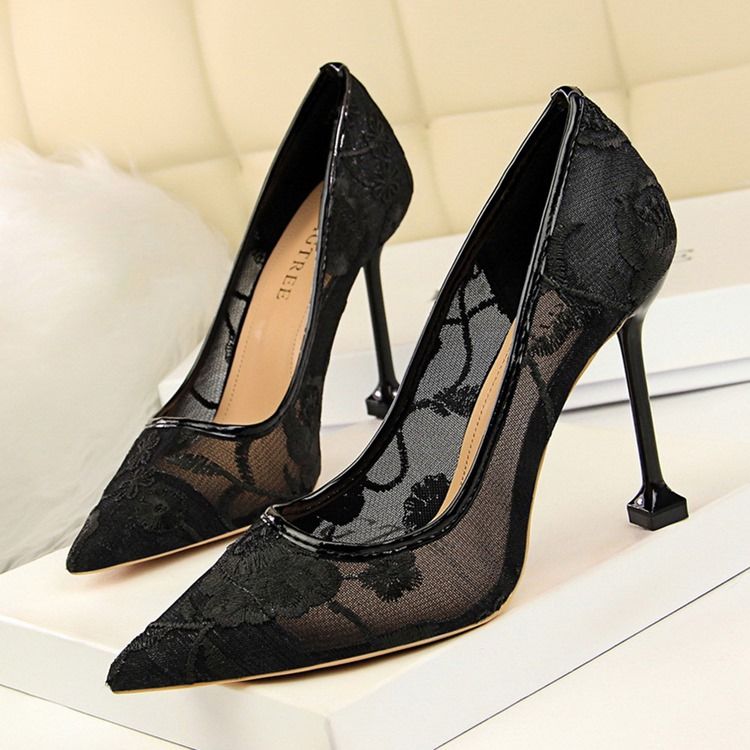 Slip-on Brodery Pointed Toe Thin Dame Shoes