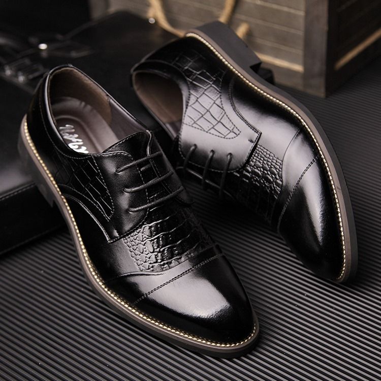 Croco Point Toe Oxfords For Menn