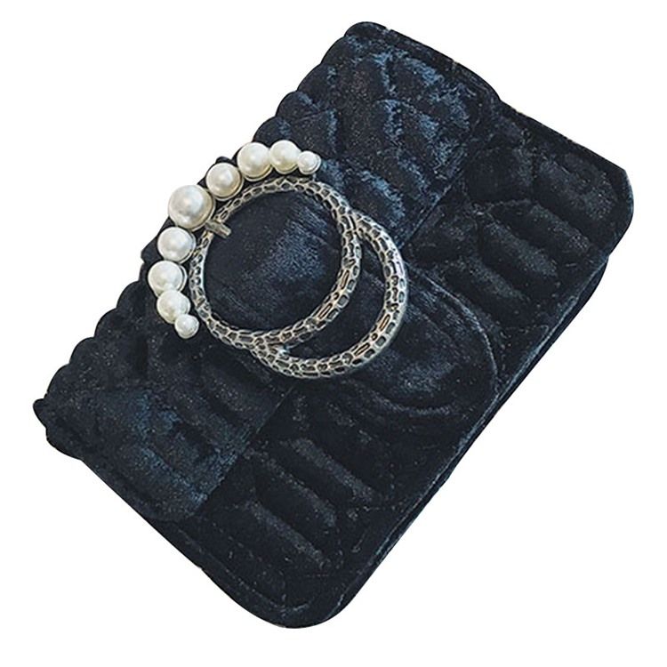 Retro Velvet Pearl Pryd Clutch