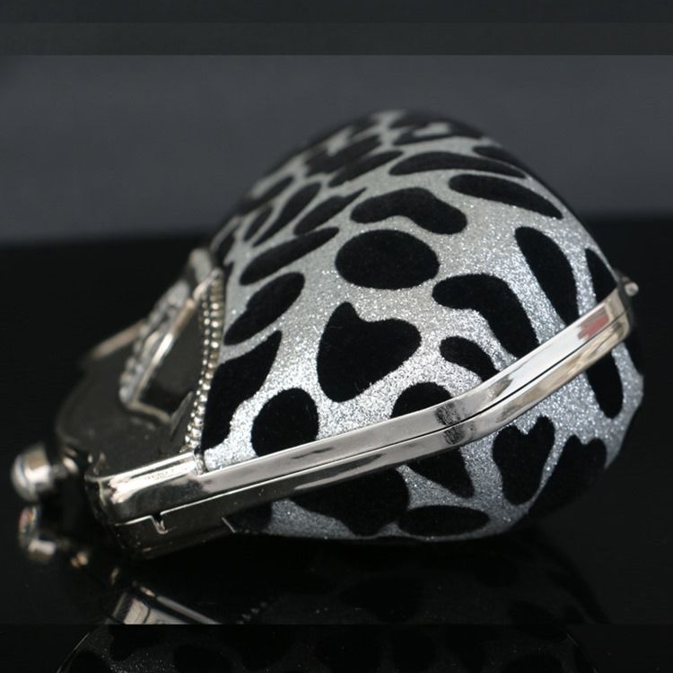 Skallformet Rhinestone Leopard Clutch