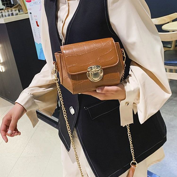 Chain Pu Alligator Rectangle Crossbody Vesker