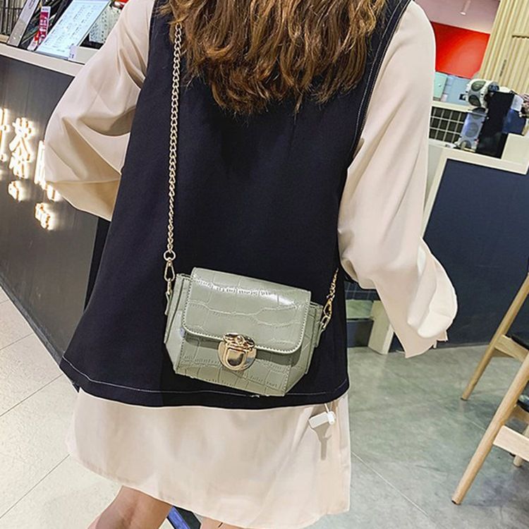 Chain Pu Alligator Rectangle Crossbody Vesker